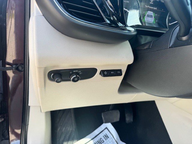 Used 2023 Buick Envision Avenir AWD/4WD image 15