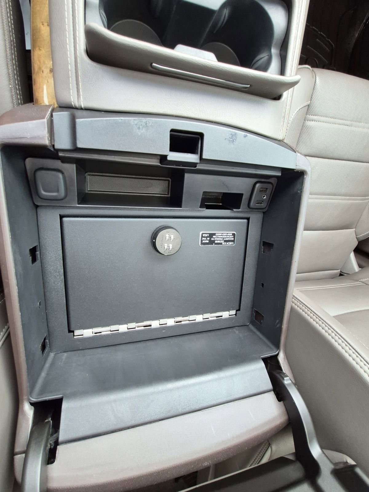 Used 2017 GMC Yukon XL Denali w/ Open Road Package image 26