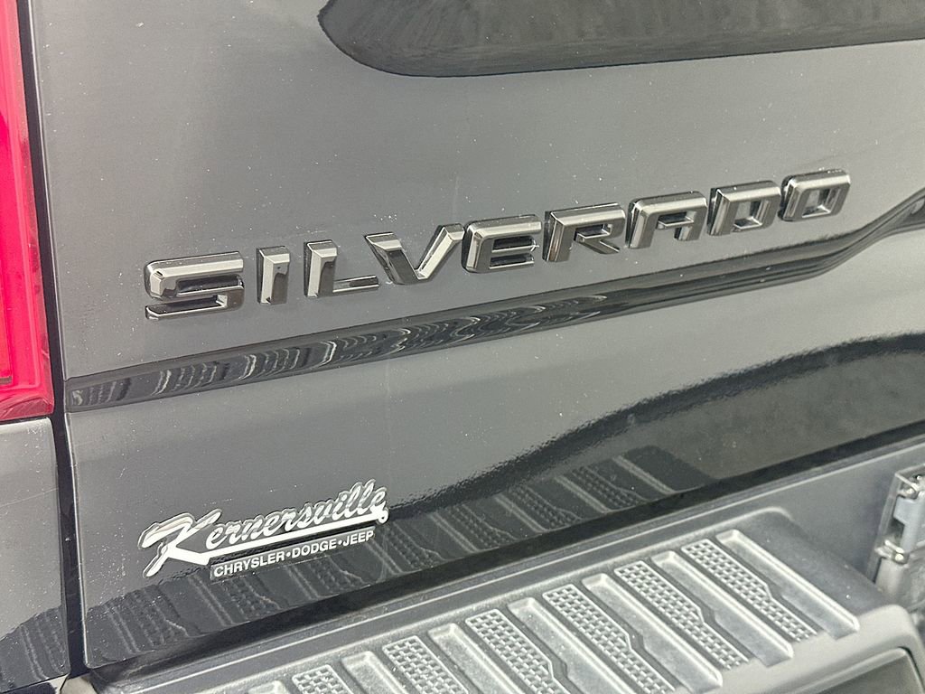 Used 2025 Chevrolet Silverado 1500 ZR2 w/ Technology Package image 29