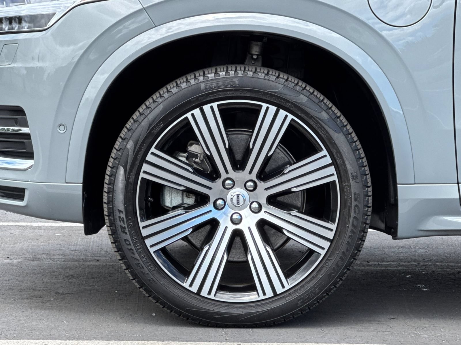 Certified 2024 Volvo XC90 T8 Plus w/ Protection Package Premier AWD/4WD image 32