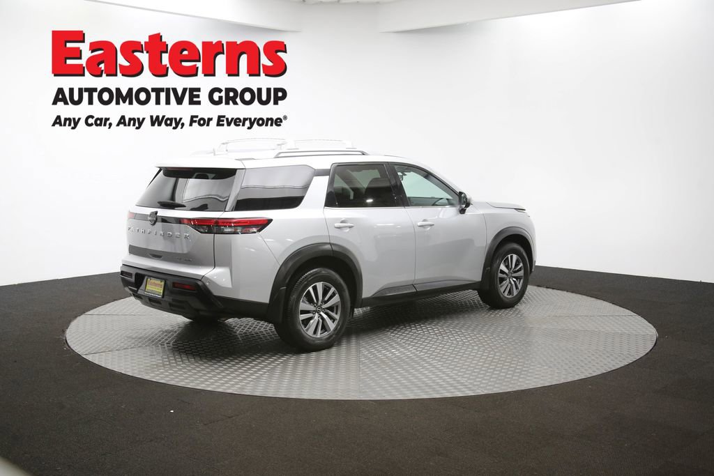 Used 2023 Nissan Pathfinder SL image 40