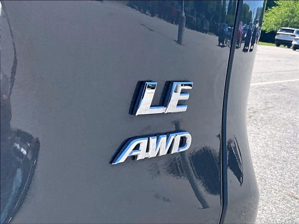 Used 2020 Toyota RAV4 LE w/ All Weather Liner Package AWD/4WD image 28