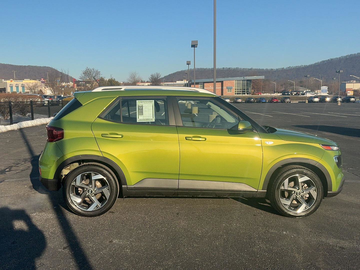 Certified 2024 Hyundai Venue SEL image 4