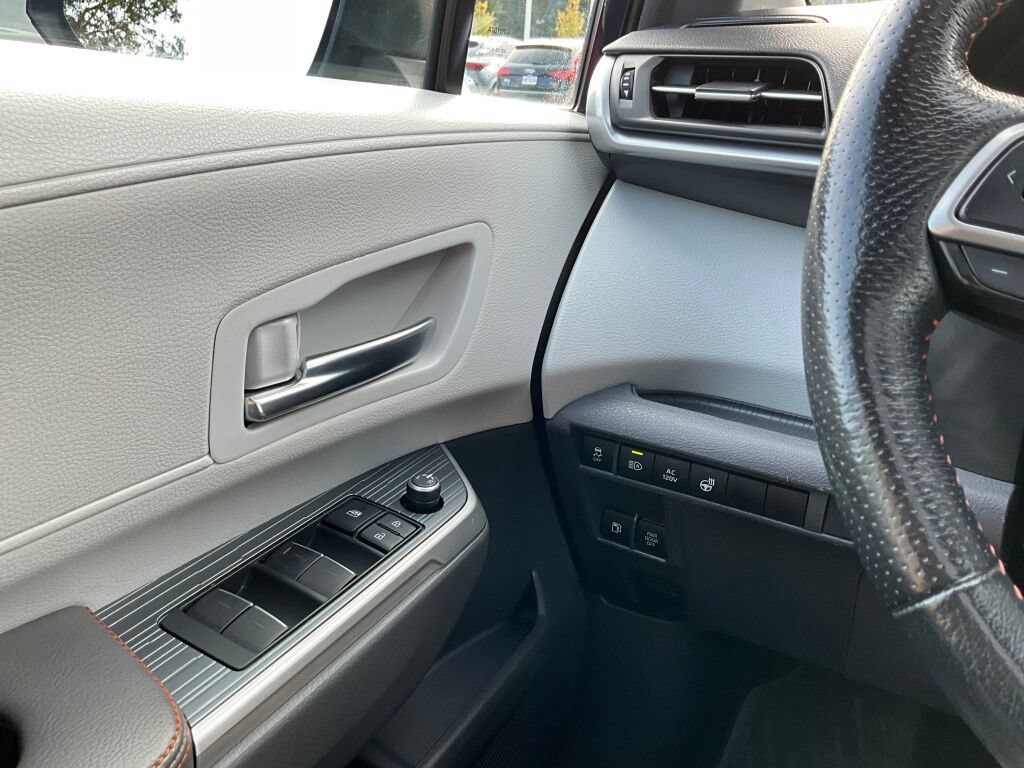 Used 2021 Toyota Sienna XSE FWD image 23