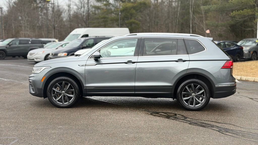 Used 2023 Volkswagen Tiguan SE image 3