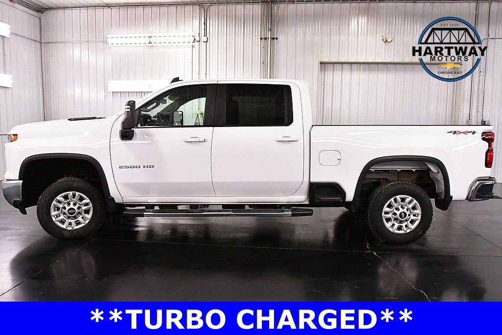 Used 2024 Chevrolet Silverado 2500 LT AWD/4WD image 4