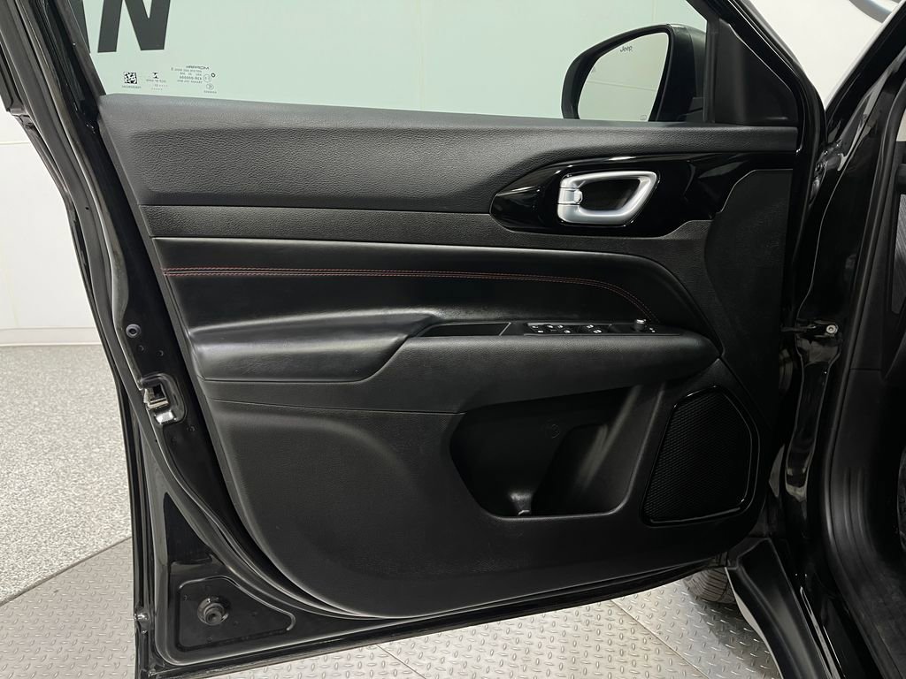 Used 2022 Jeep Compass Trailhawk image 13