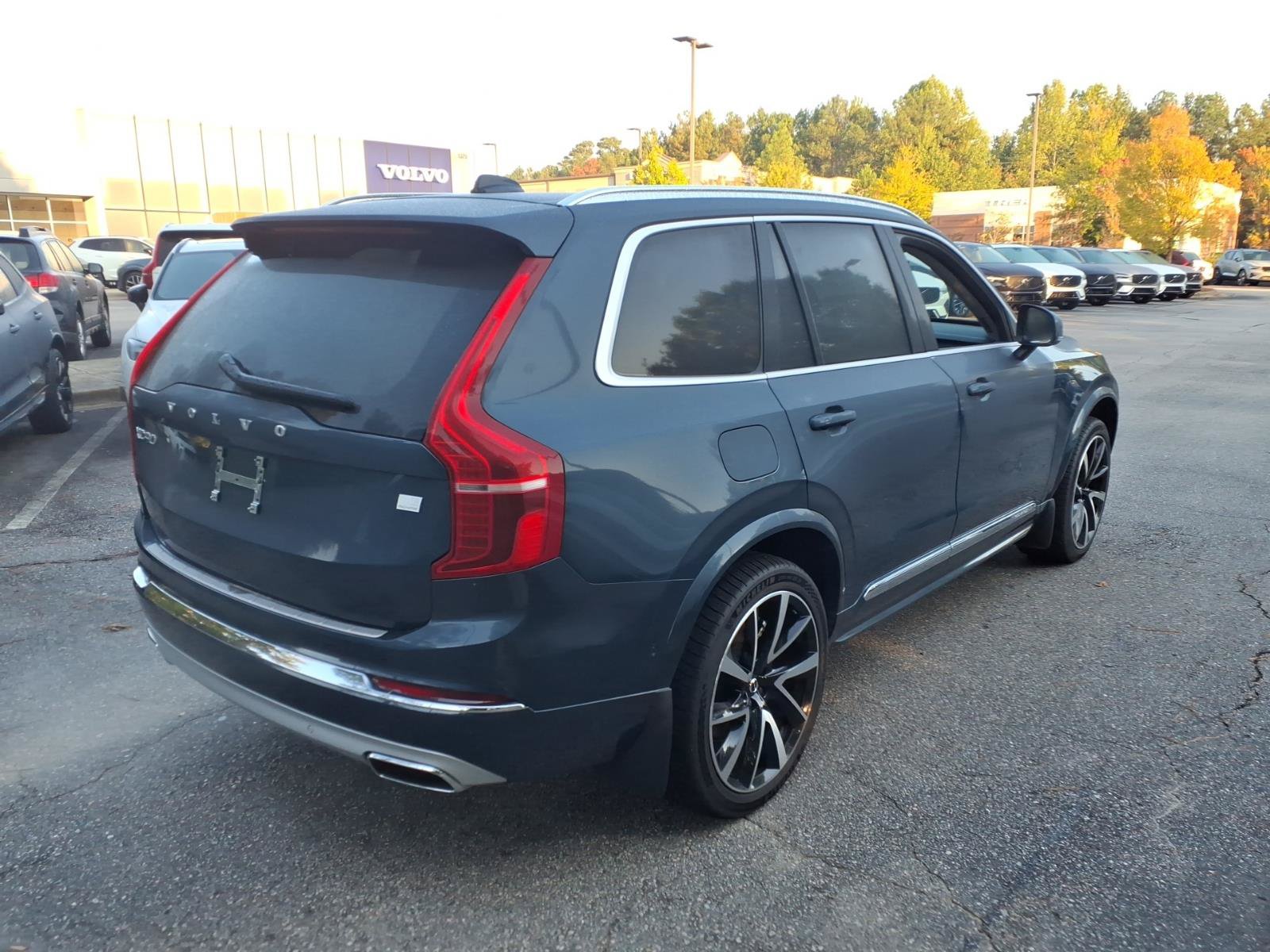 Used 2021 Volvo XC90 T8 Inscription Expression w/ Advanced Package AWD/4WD image 3