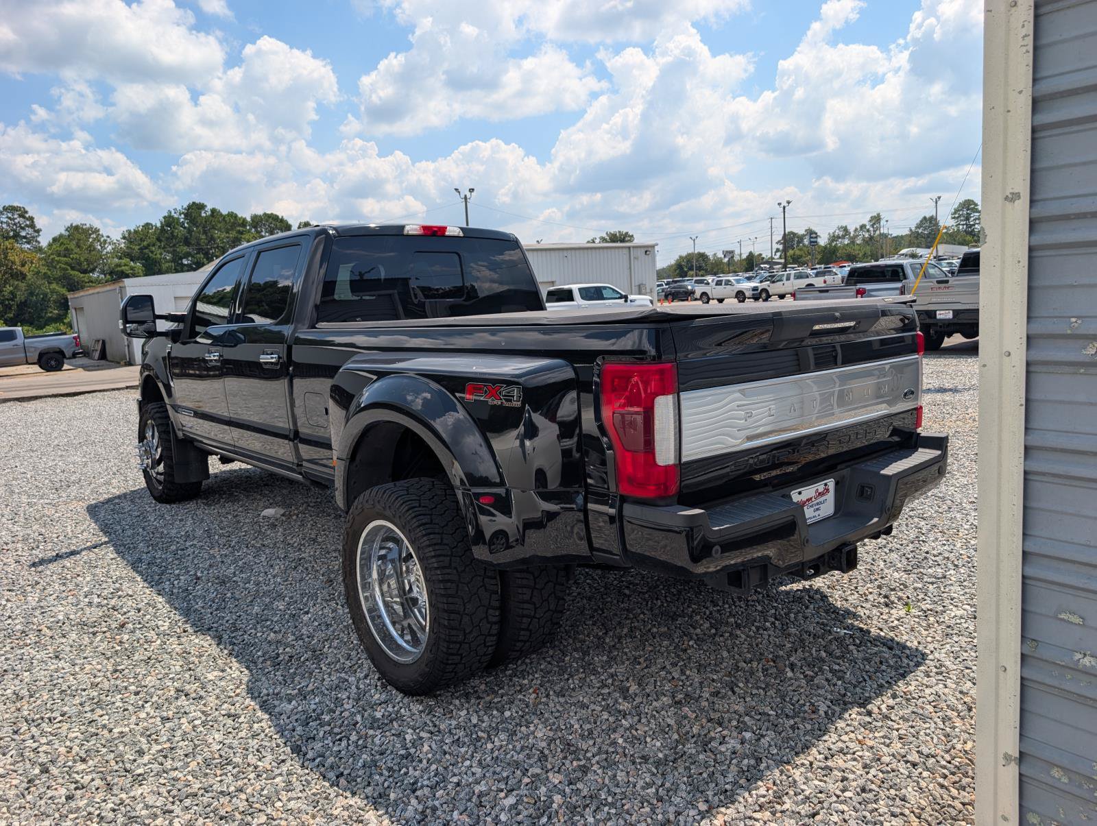 Used 2018 Ford F350 Platinum w/ Platinum Ultimate Package AWD/4WD image 4