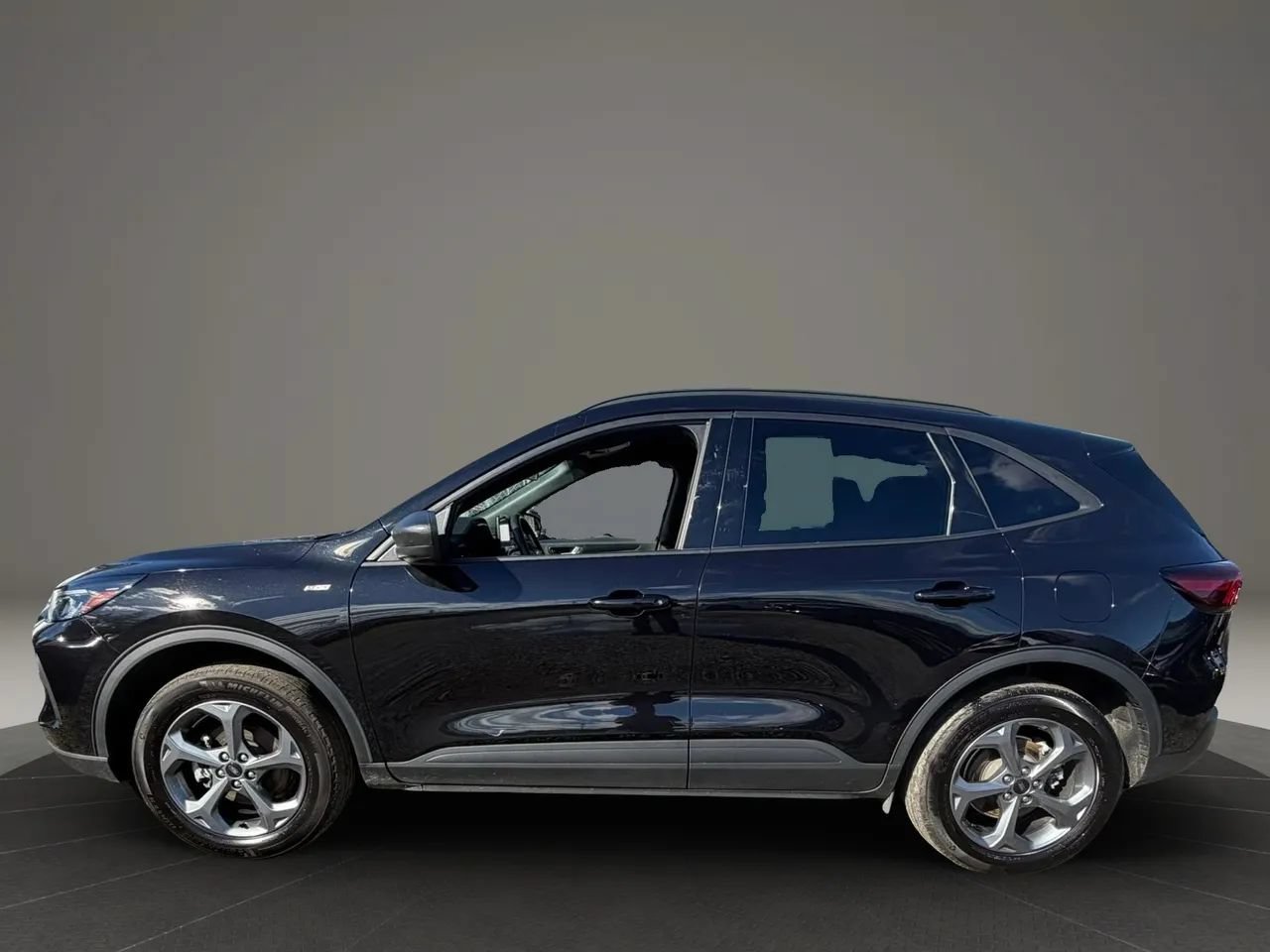Used 2025 Ford Escape ST-Line AWD/4WD image 8