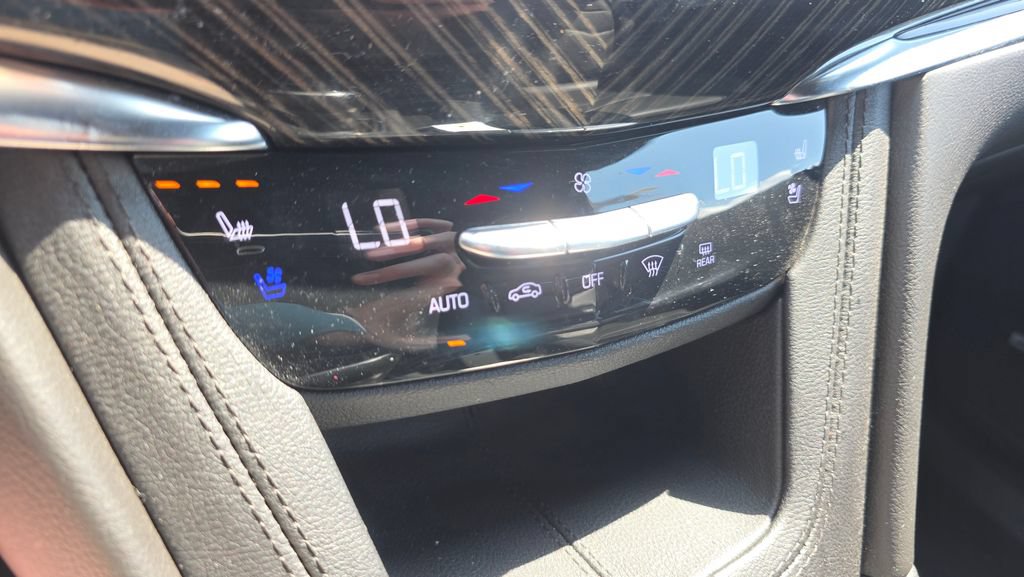 Used 2021 Cadillac XT6 Premium Luxury AWD/4WD image 19