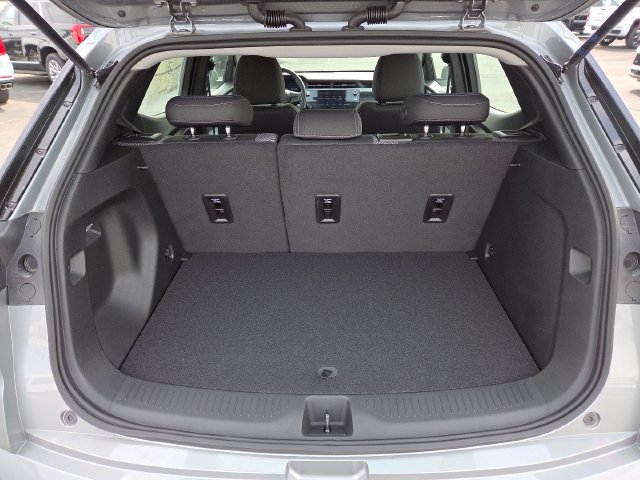 New 2027 Chevrolet Bolt LT w/ Comfort Package FWD image 22