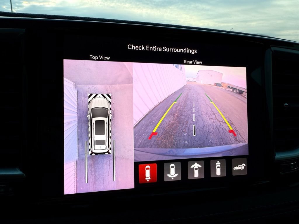 Used 2021 Chrysler Pacifica Touring-L FWD image 16