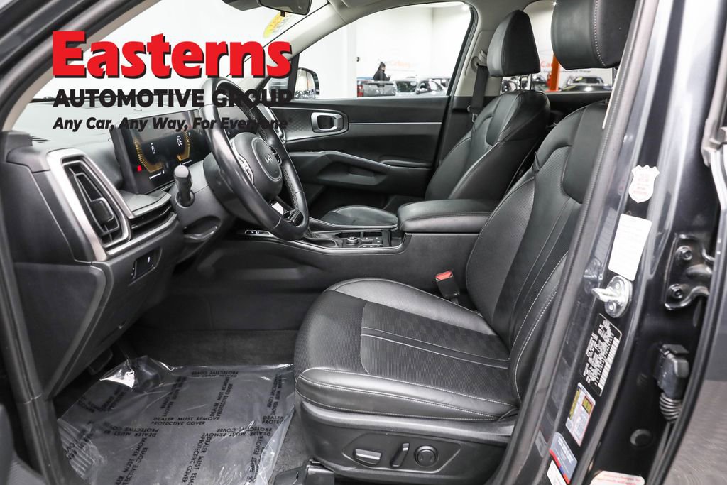 Used 2024 Kia Sorento S image 14
