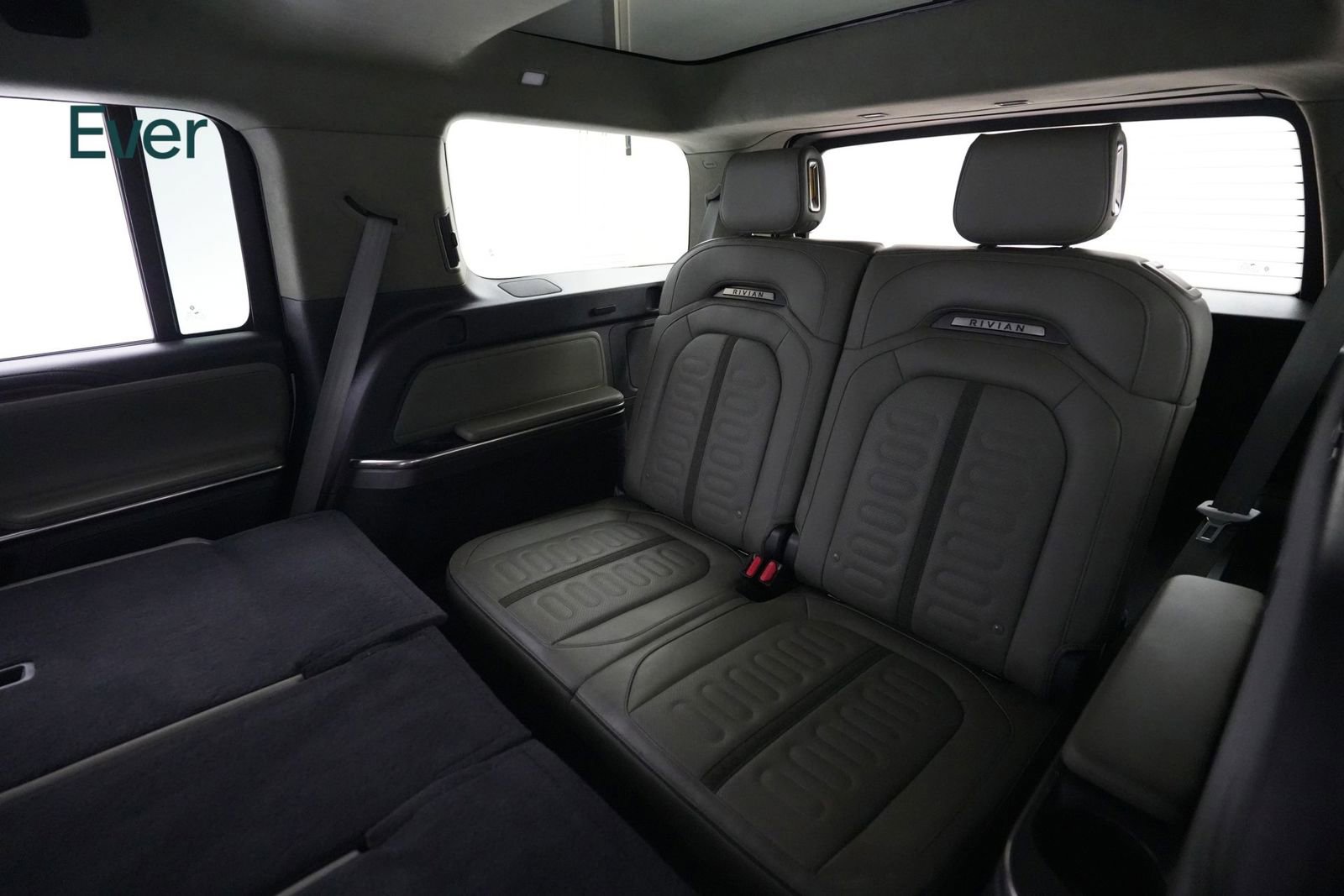 Used 2024 Rivian R1S Adventure AWD/4WD image 25