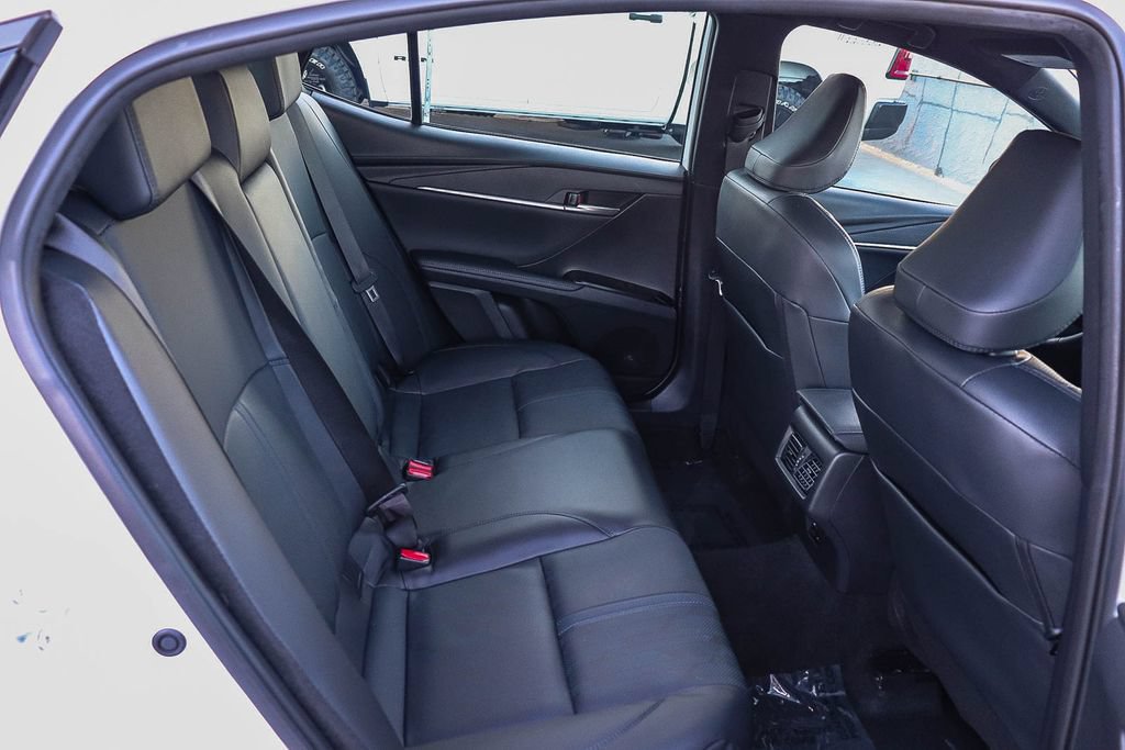Used 2025 Toyota Camry XSE FWD image 18