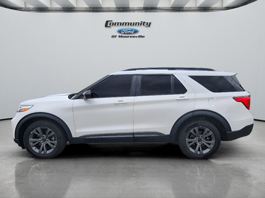 Used 2022 Ford Explorer XLT w/ Equipment Group 202A AWD/4WD image 5