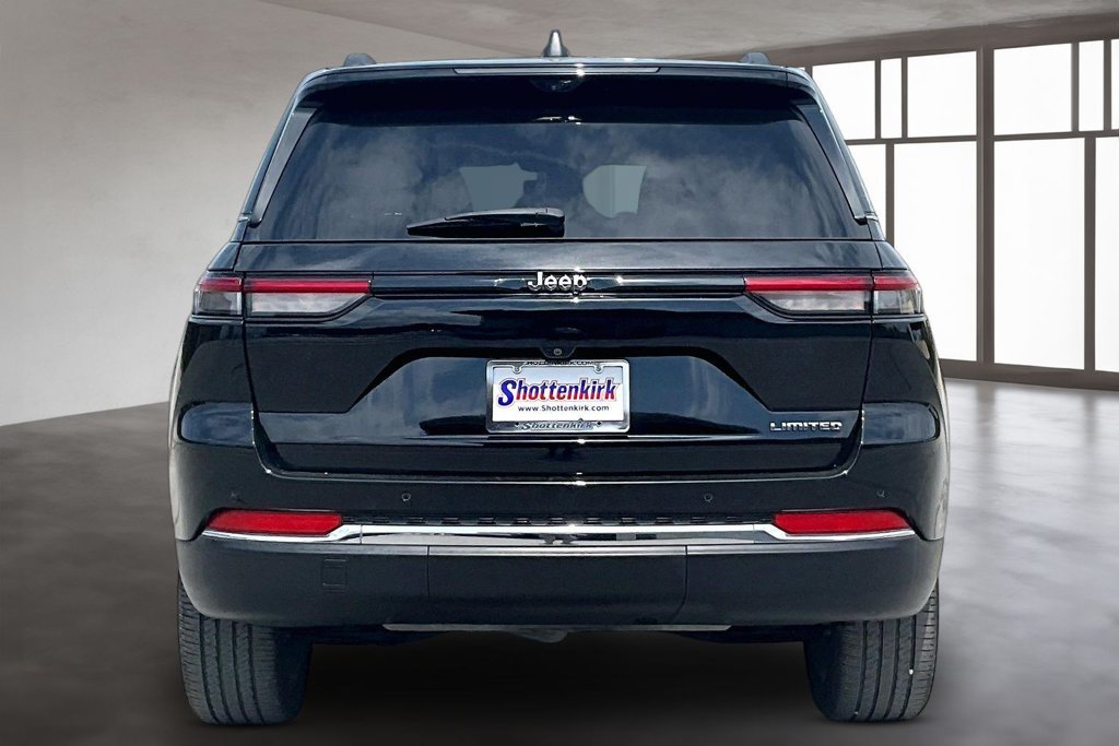 Used 2023 Jeep Grand Cherokee Limited w/ Luxury Tech Group II RWD image 5