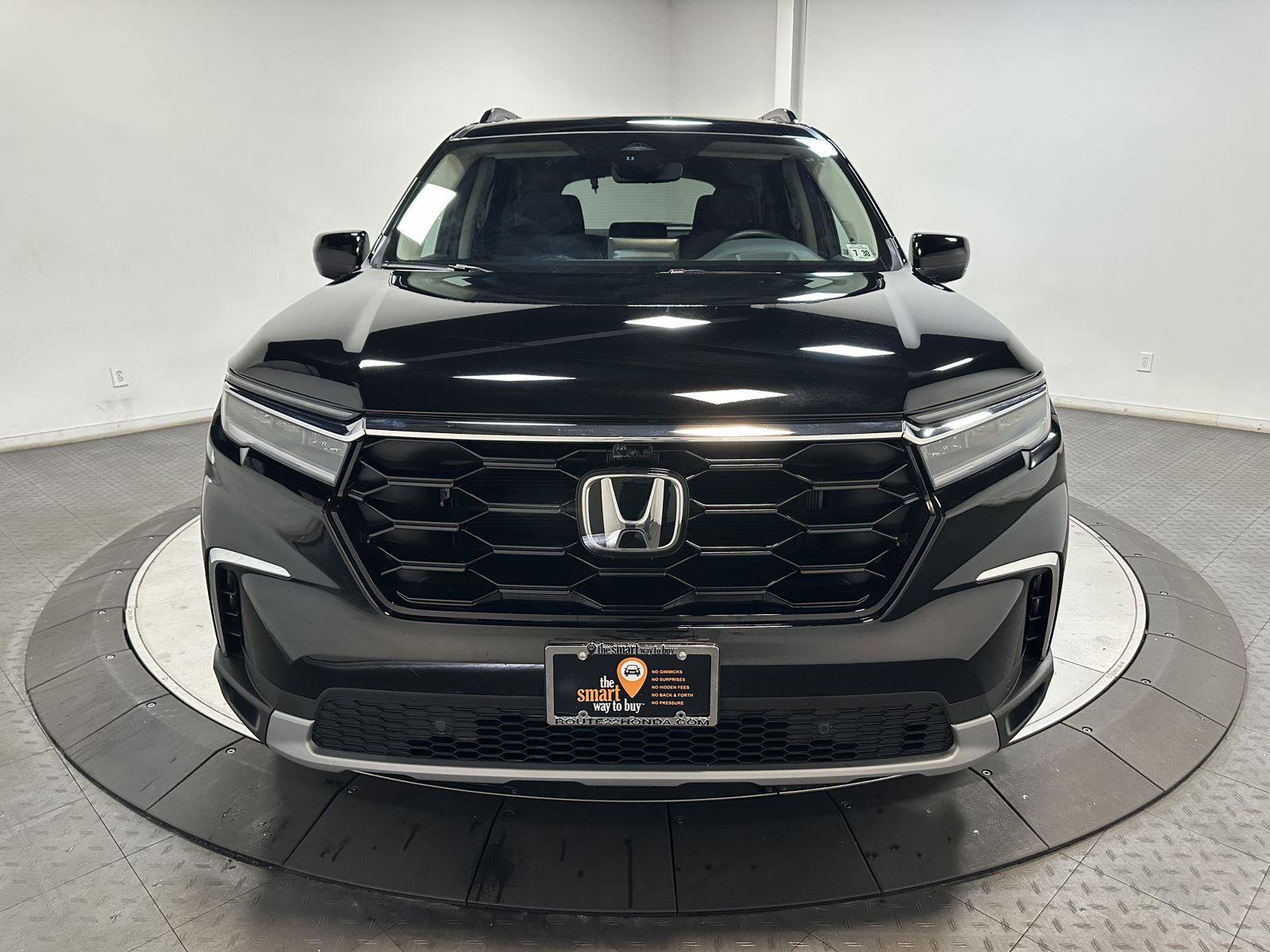 Certified 2025 Honda Pilot Elite image 4