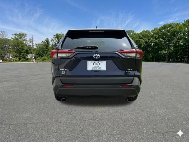 Used 2022 Toyota RAV4 XLE w/ Convenience Package AWD/4WD image 7