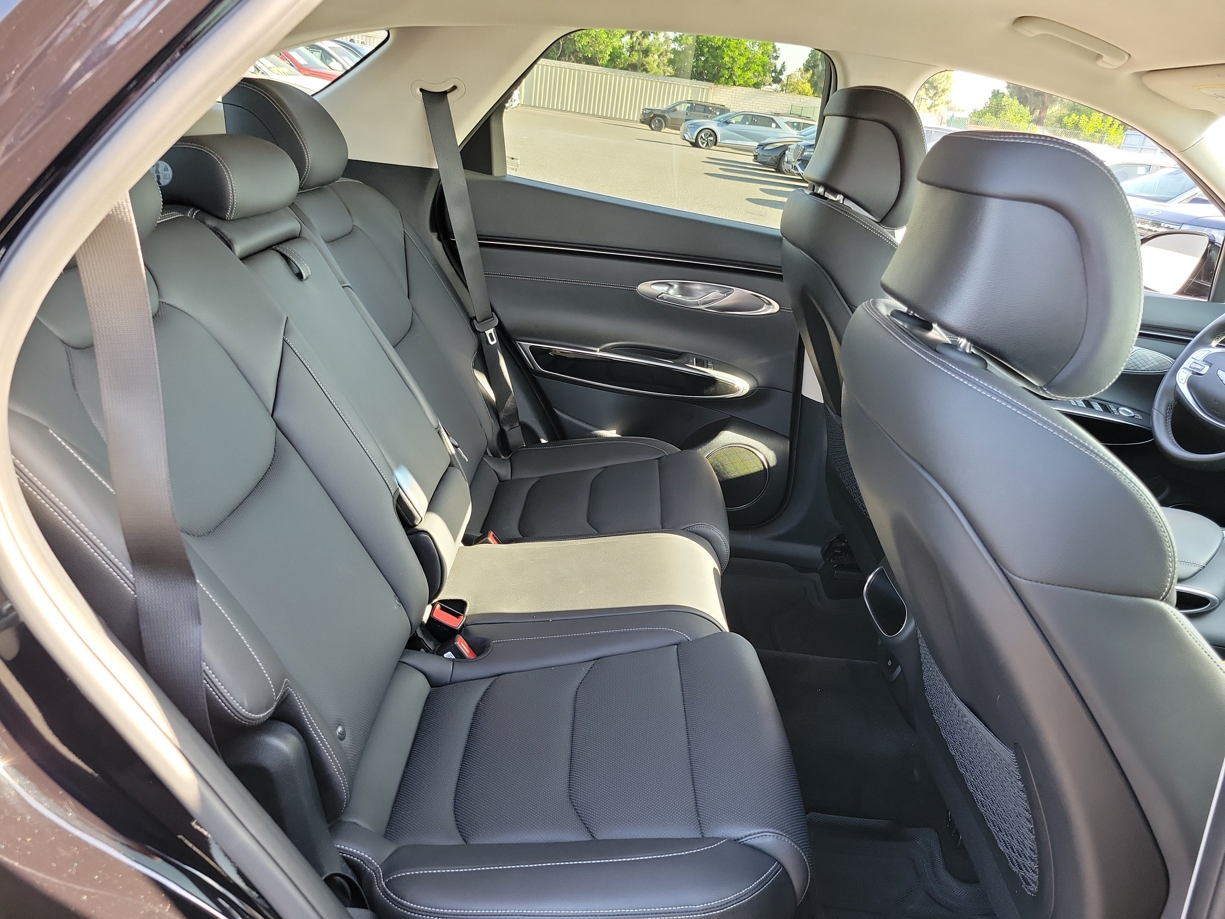 Certified 2024 Genesis GV70 2.5T w/ Cargo Package AWD/4WD image 21
