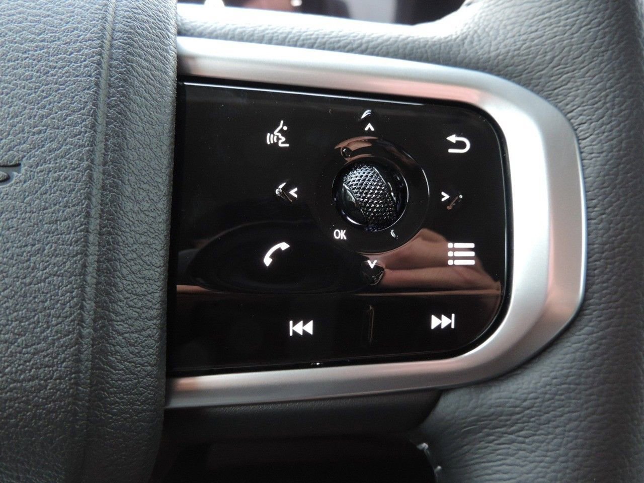 New 2026 Nissan Armada SV image 24