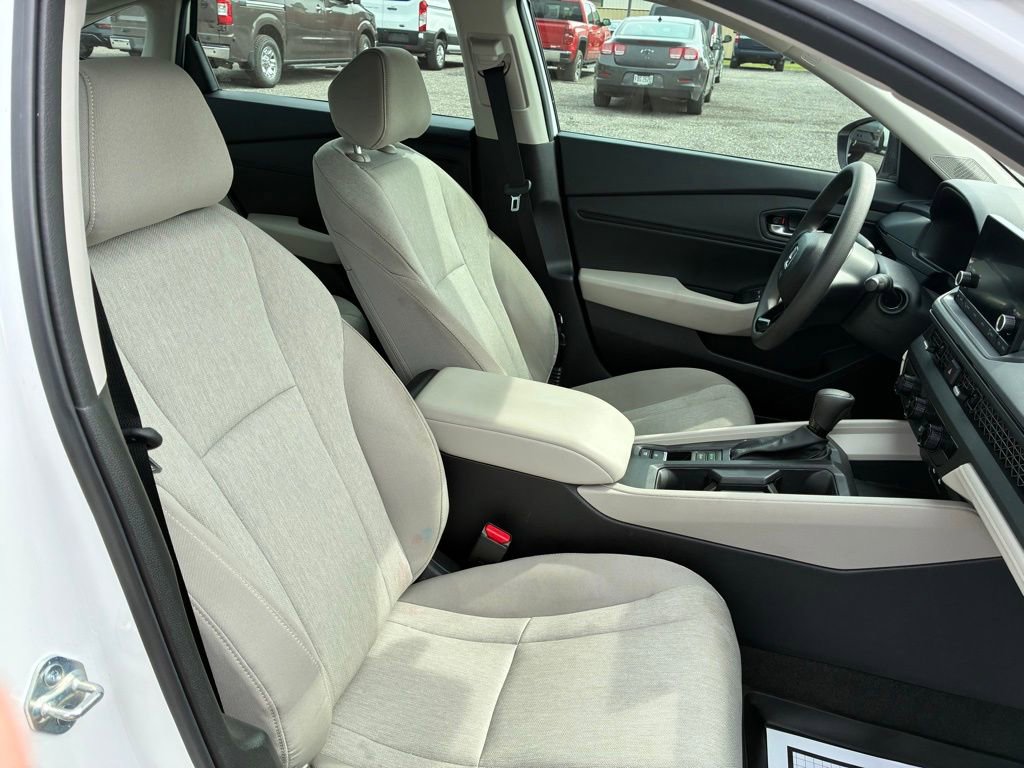 Used 2025 Honda Accord SE image 17