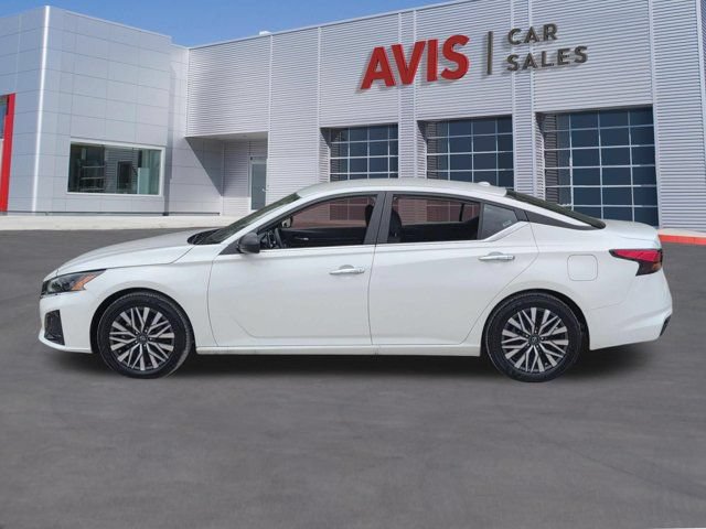 Used 2025 Nissan Altima 2.5 SV FWD image 10