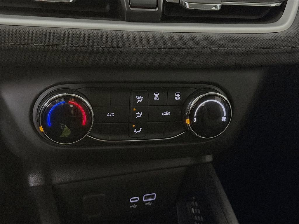 Used 2024 Chevrolet TrailBlazer LS w/ LS Convenience Package image 19