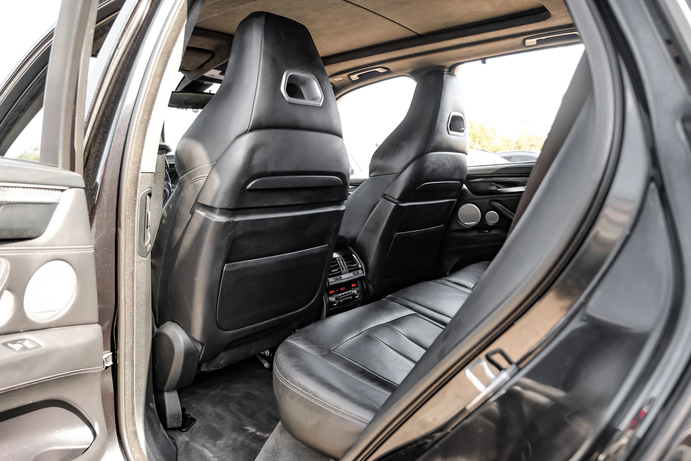 Used 2016 BMW X5 M image 46