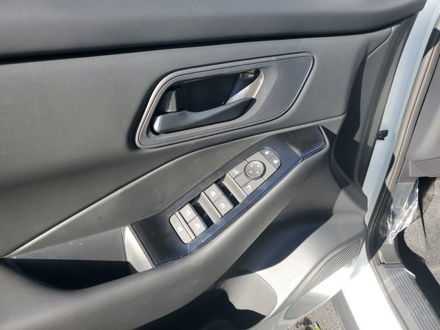 New 2026 Nissan Rogue S image 11