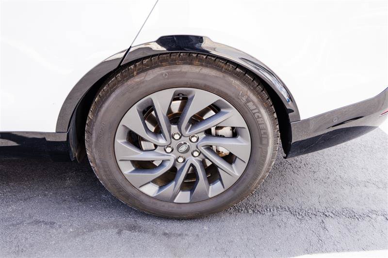 Used 2022 Land Rover Discovery S R-Dynamic AWD/4WD image 39