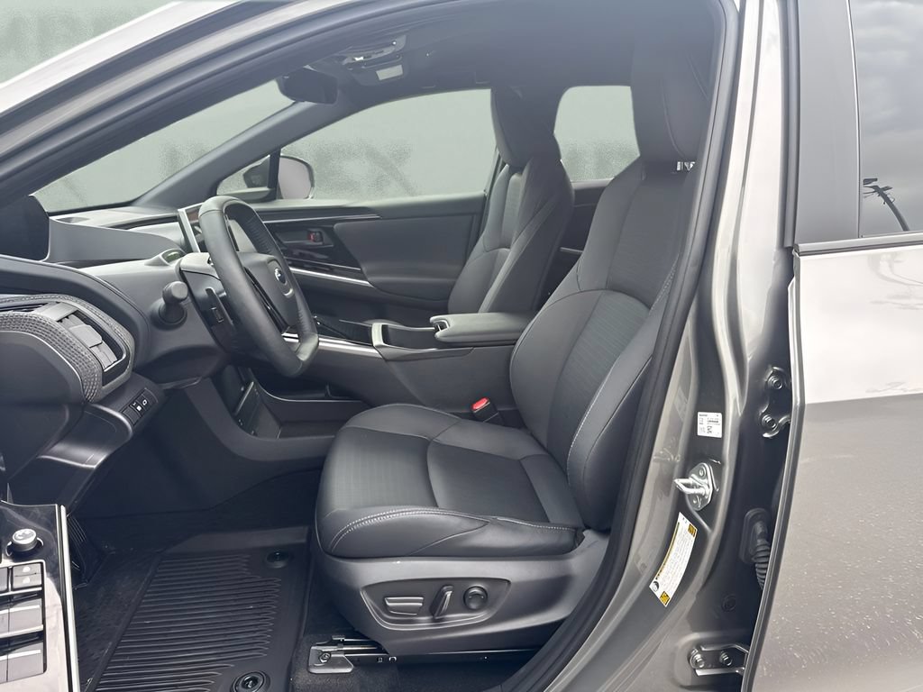 Used 2025 Subaru Solterra AWD/4WD image 9