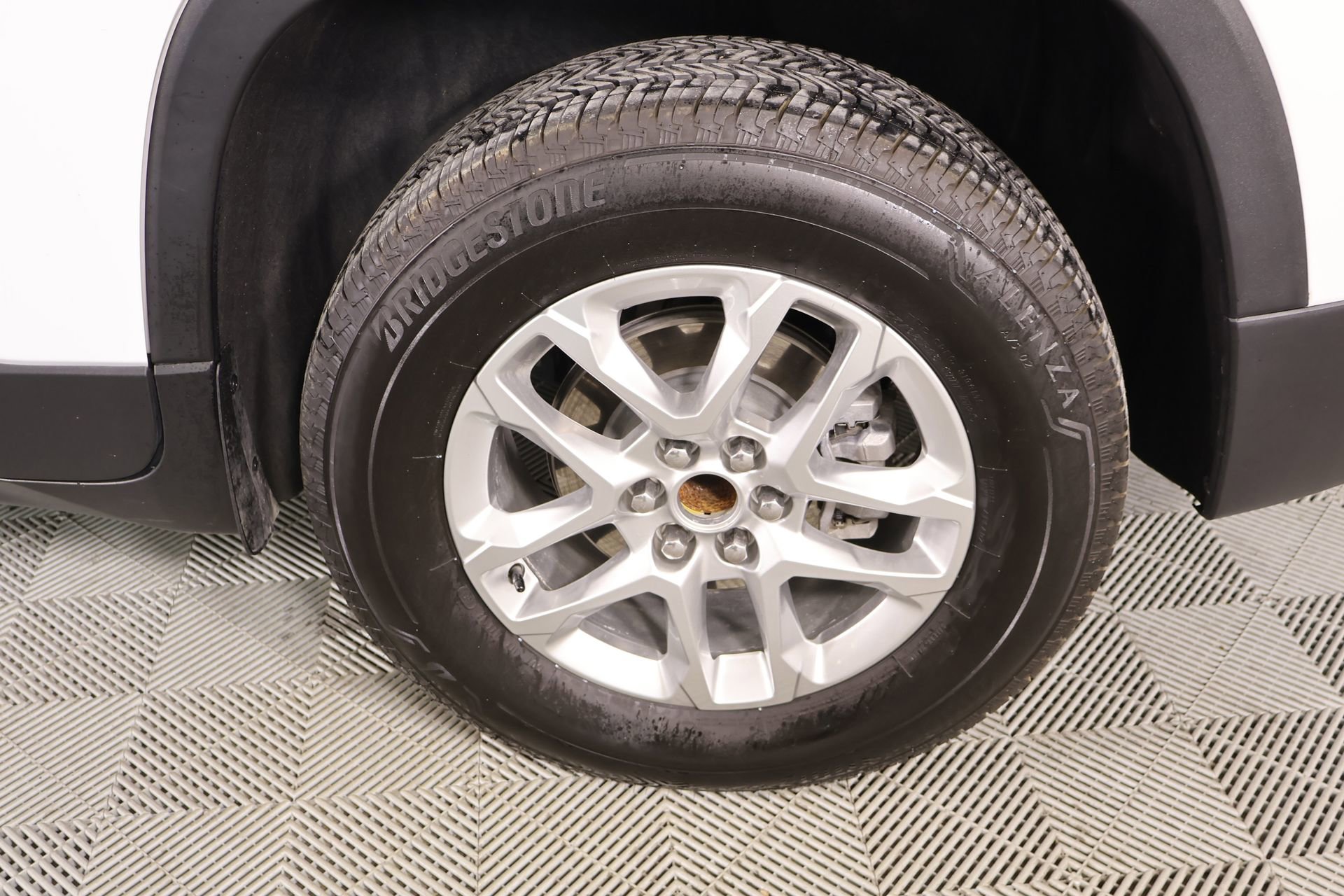 Used 2023 Chevrolet Traverse LS w/ Safety Package image 19