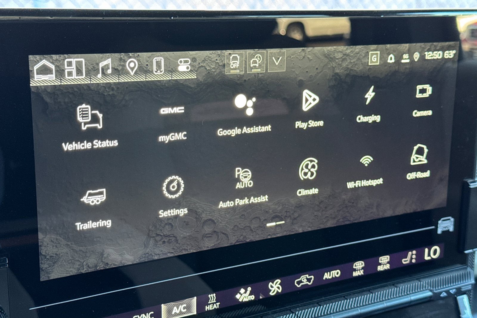 New 2026 GMC Hummer EV SUV w/ LPO, Sport Package image 21