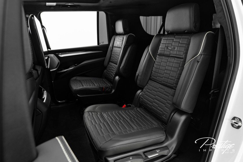 Used 2025 Cadillac Escalade ESV V image 44