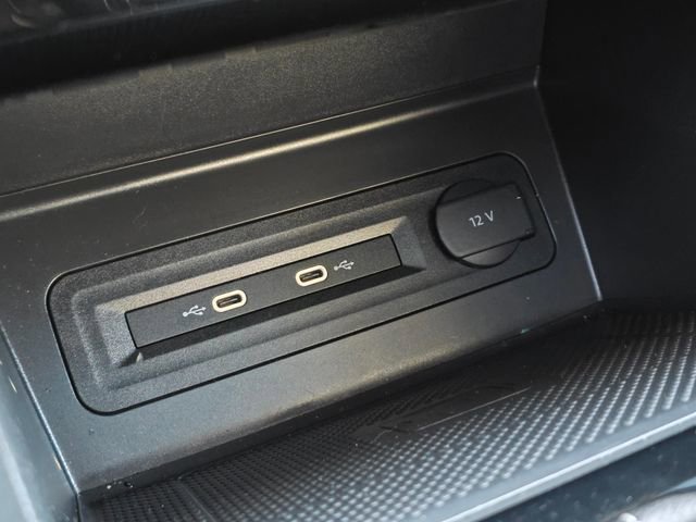 Used 2023 Volkswagen Atlas SE image 35