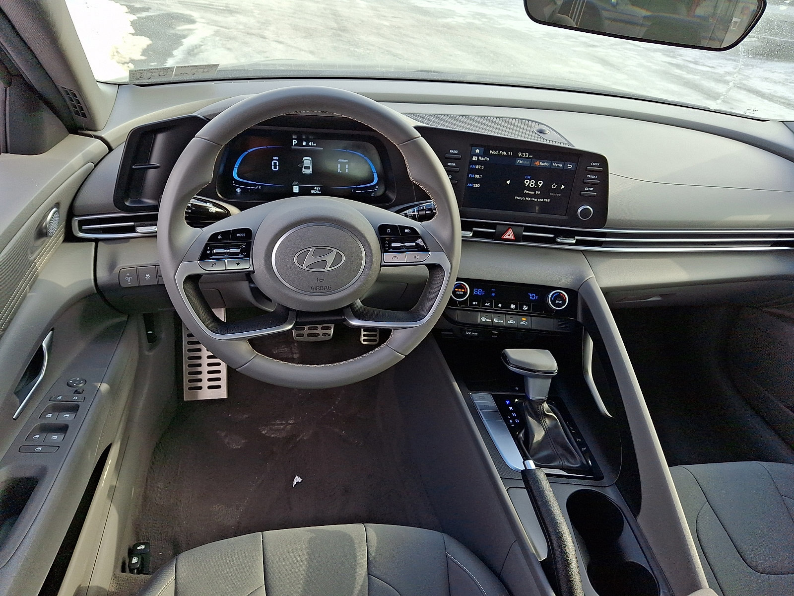 Certified 2025 Hyundai Elantra Sport image 11
