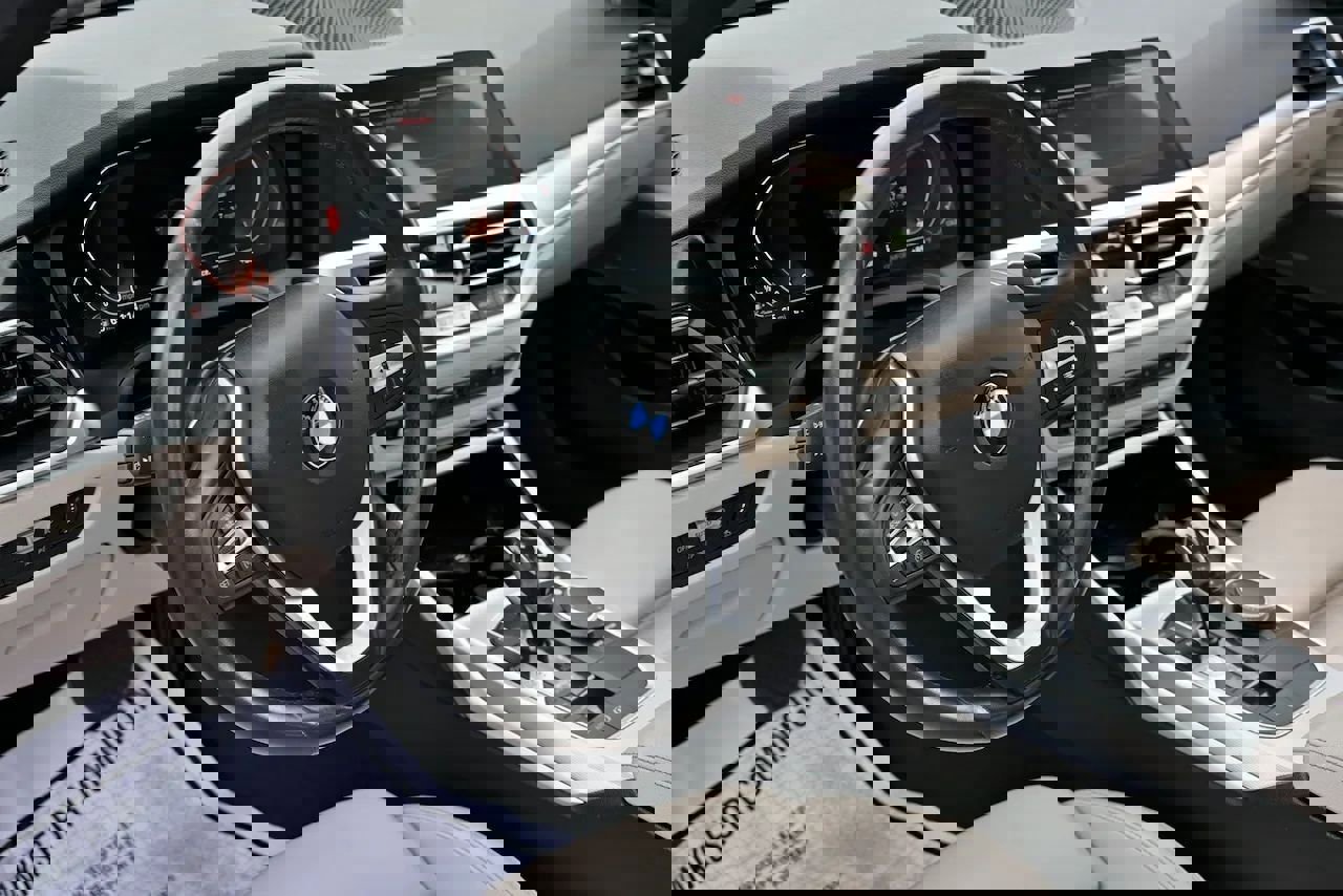 Used 2021 BMW 330i Sedan w/ Driving Assistance Package image 8