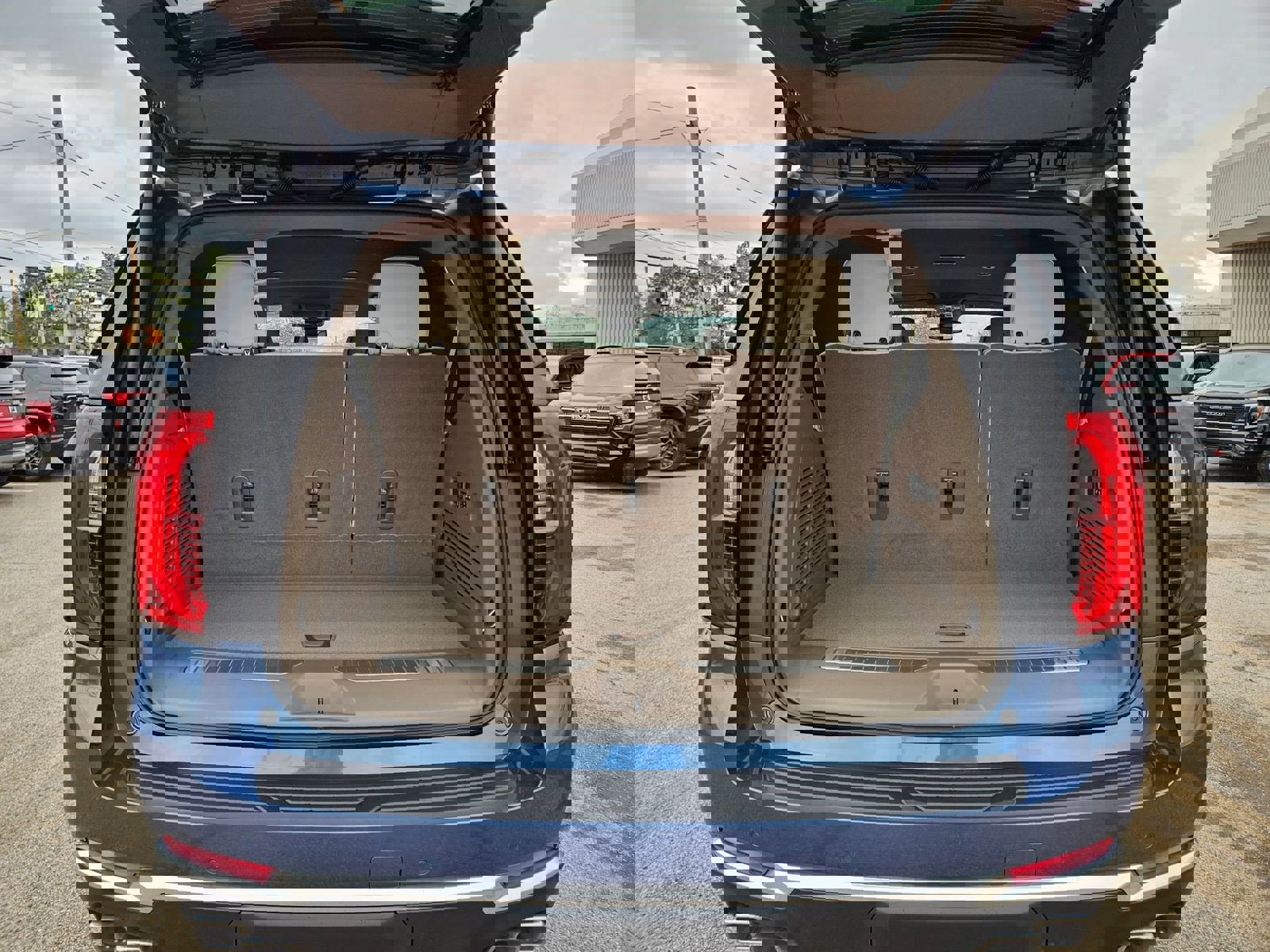 New 2026 GMC Yukon Denali AWD/4WD image 4