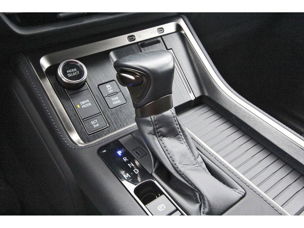 Used 2024 Lexus GX 550 w/ Accessory Package (2T) AWD/4WD image 28