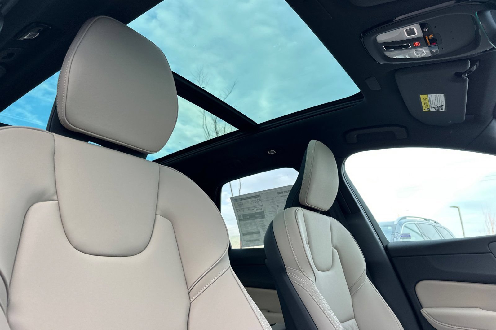 New 2026 Volvo XC60 B5 Plus w/ Climate Package AWD/4WD image 16