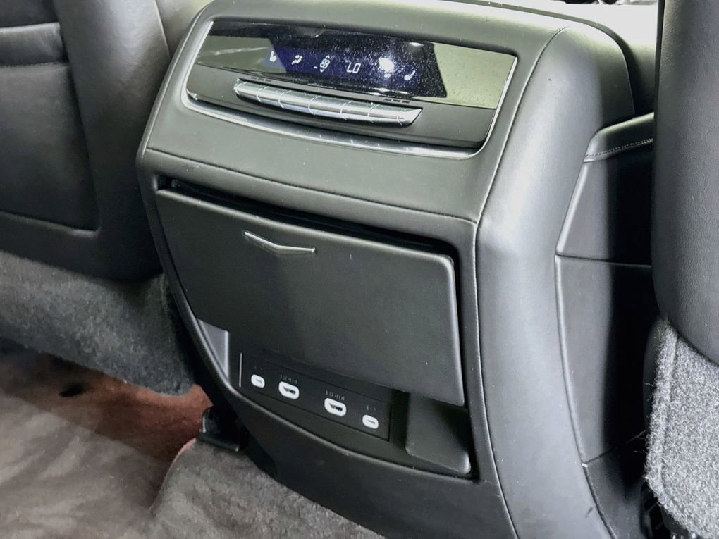 Used 2022 Cadillac Escalade Sport Platinum AWD/4WD image 35