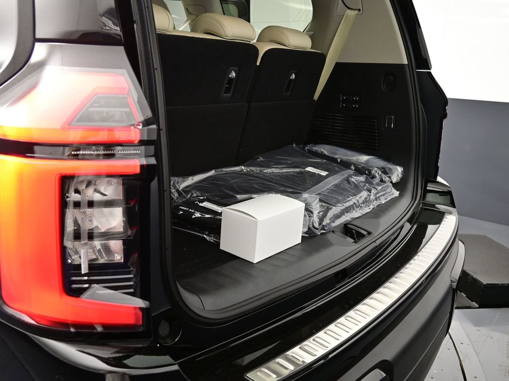 New 2026 Nissan Armada Platinum image 21