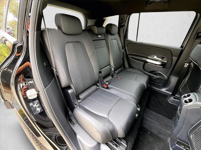 Used 2025 Mercedes-Benz GLB 250 image 29