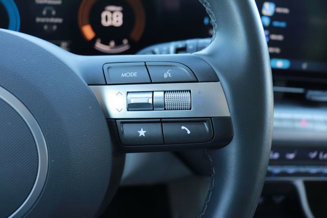 Used 2025 Hyundai Kona SEL image 18