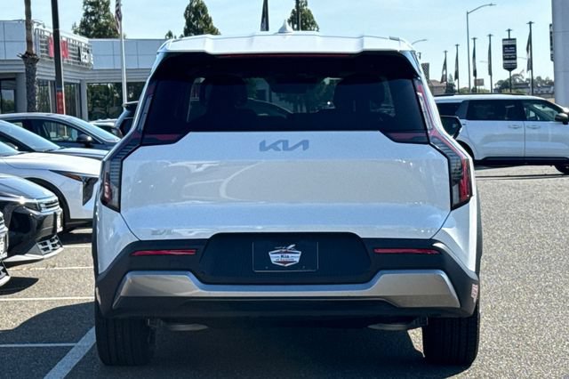 Certified 2024 Kia EV9 Light Long Range RWD image 7