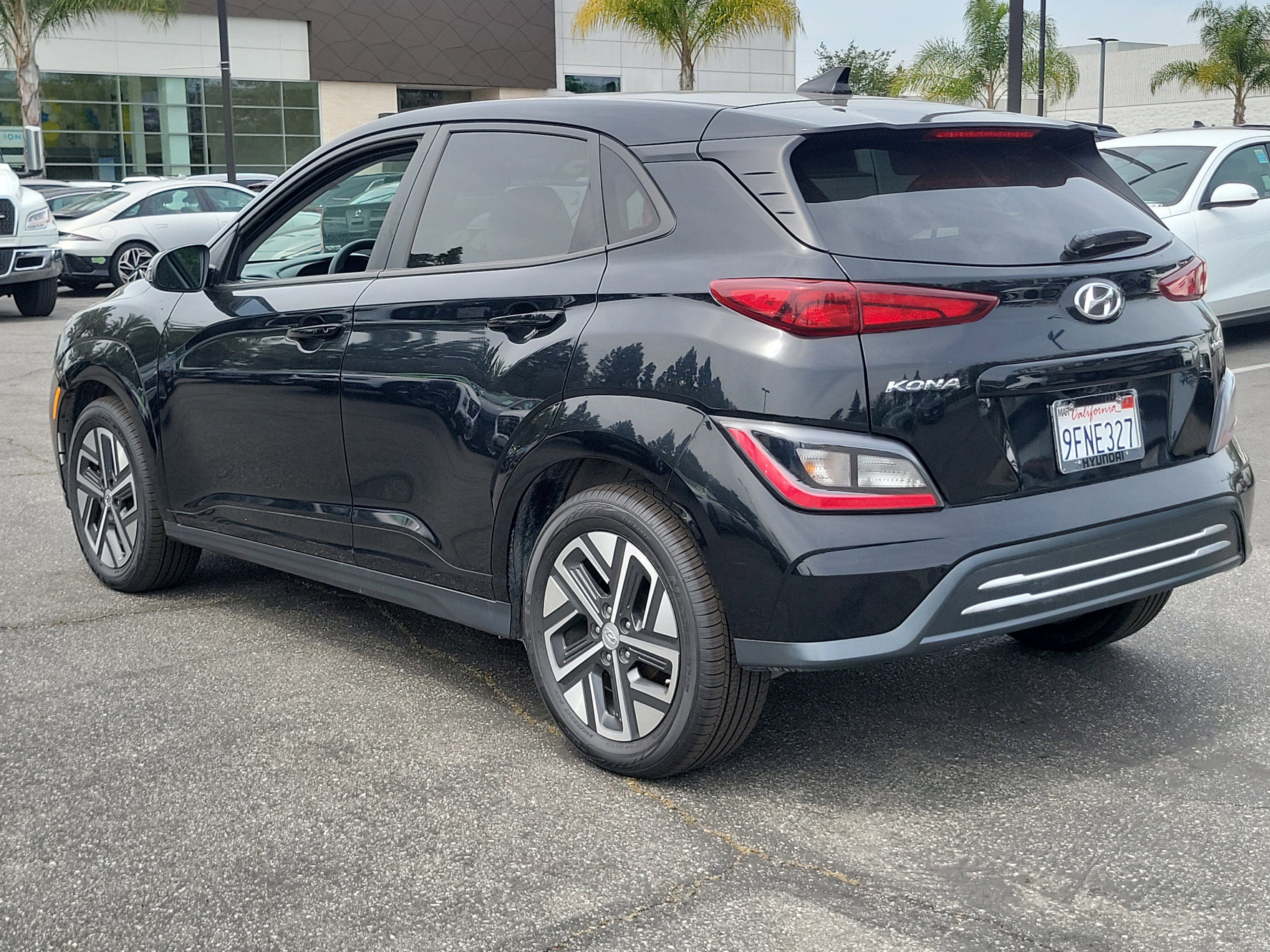 Certified 2023 Hyundai Kona SE w/ Cargo Package image 6