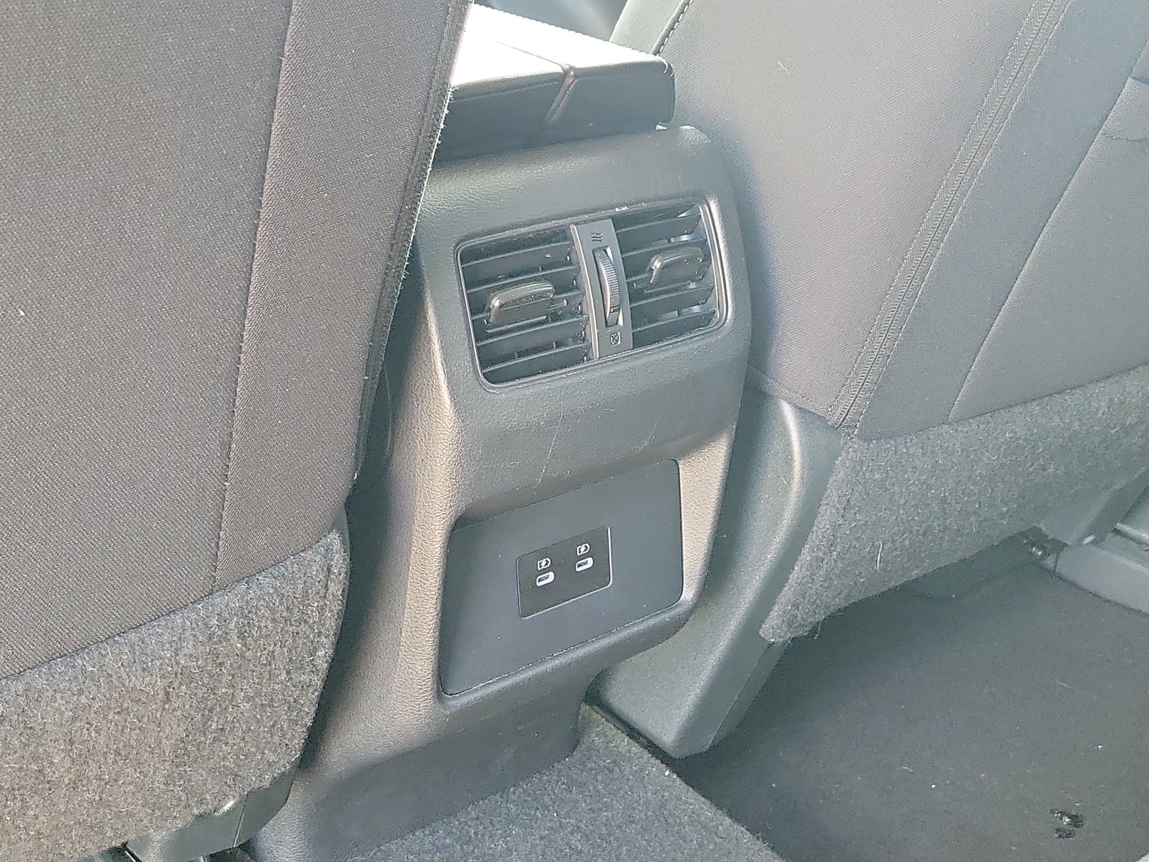 Used 2024 Nissan Rogue SV image 13
