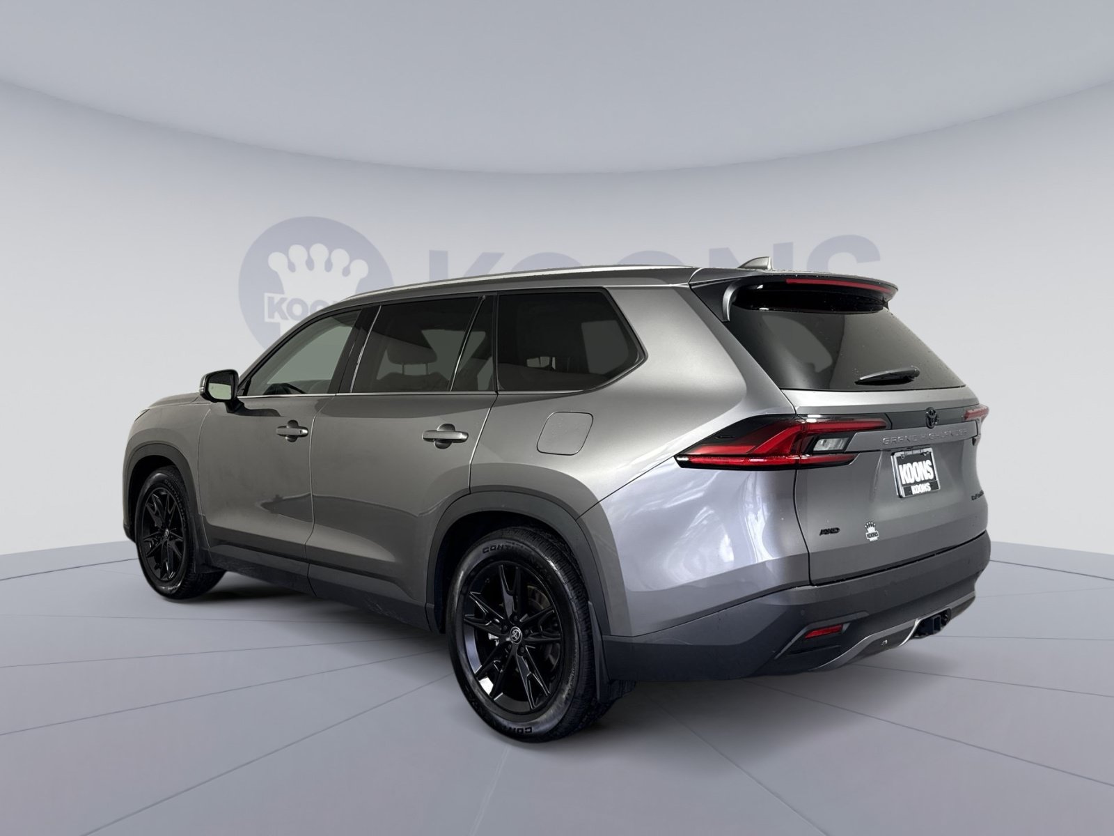 Used 2025 Toyota Grand Highlander AWD image 4